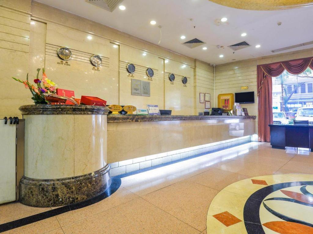 New World Hotel Гуанчжоу Экстерьер фото