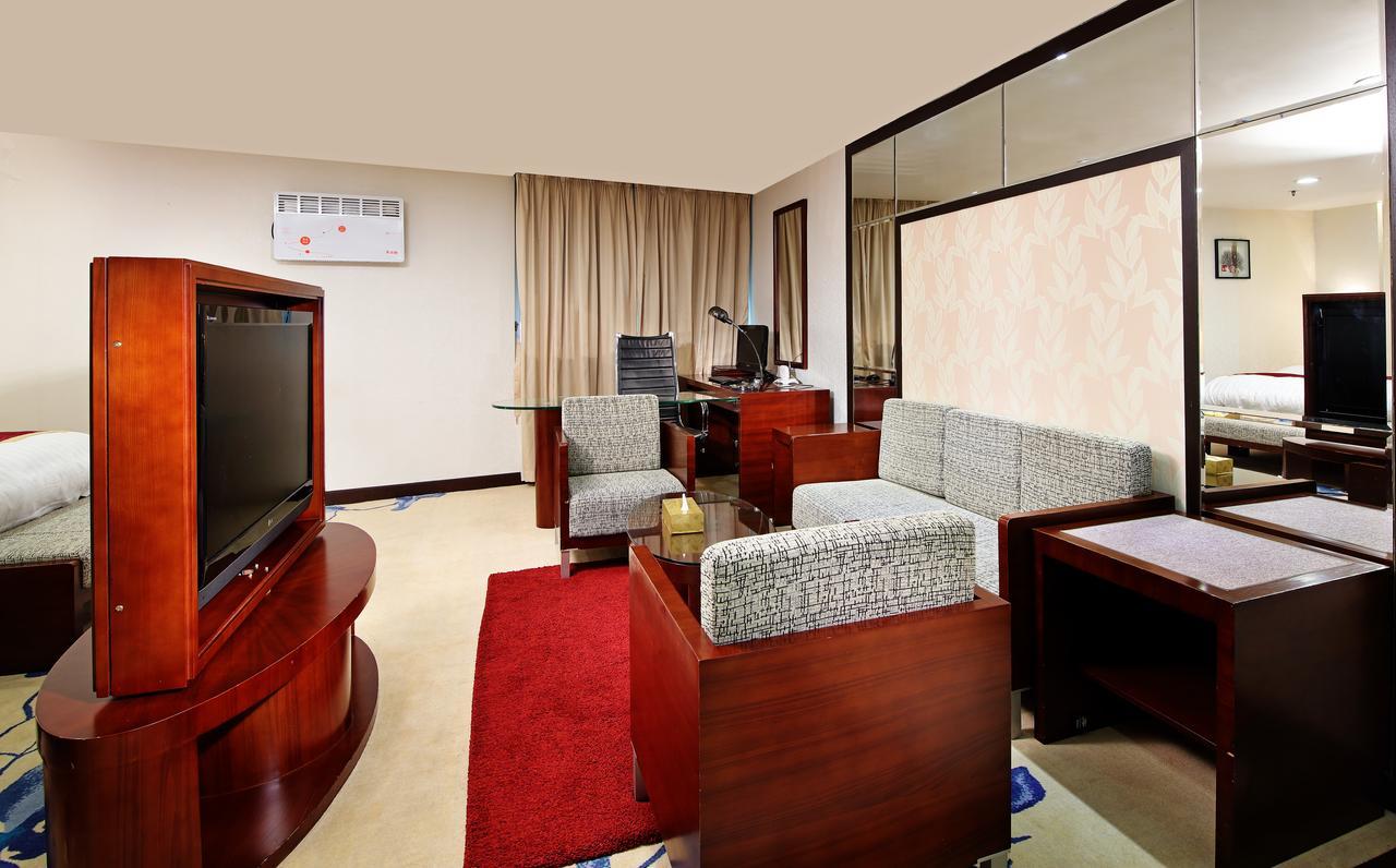 New World Hotel Гуанчжоу Экстерьер фото