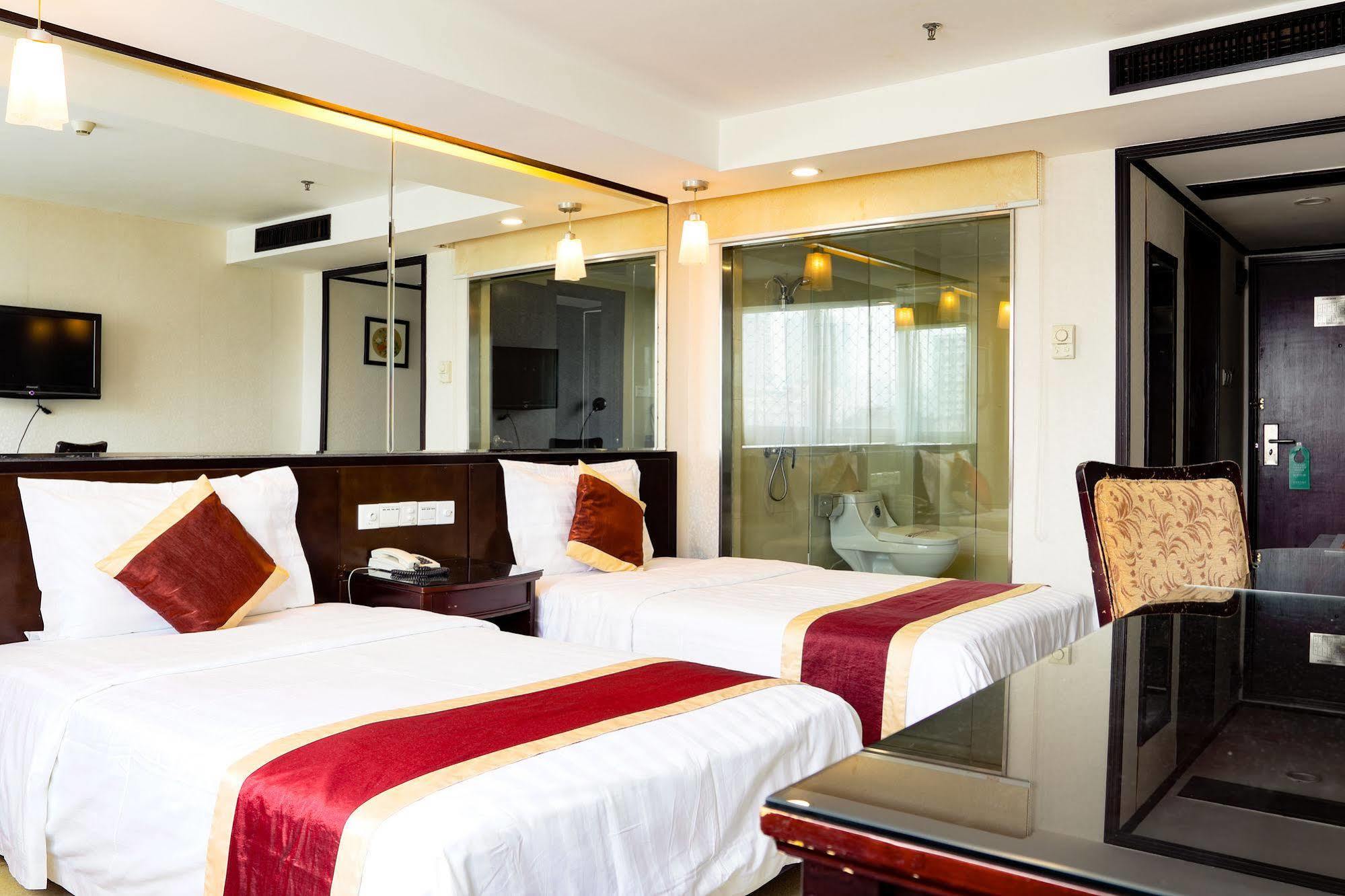 New World Hotel Гуанчжоу Экстерьер фото