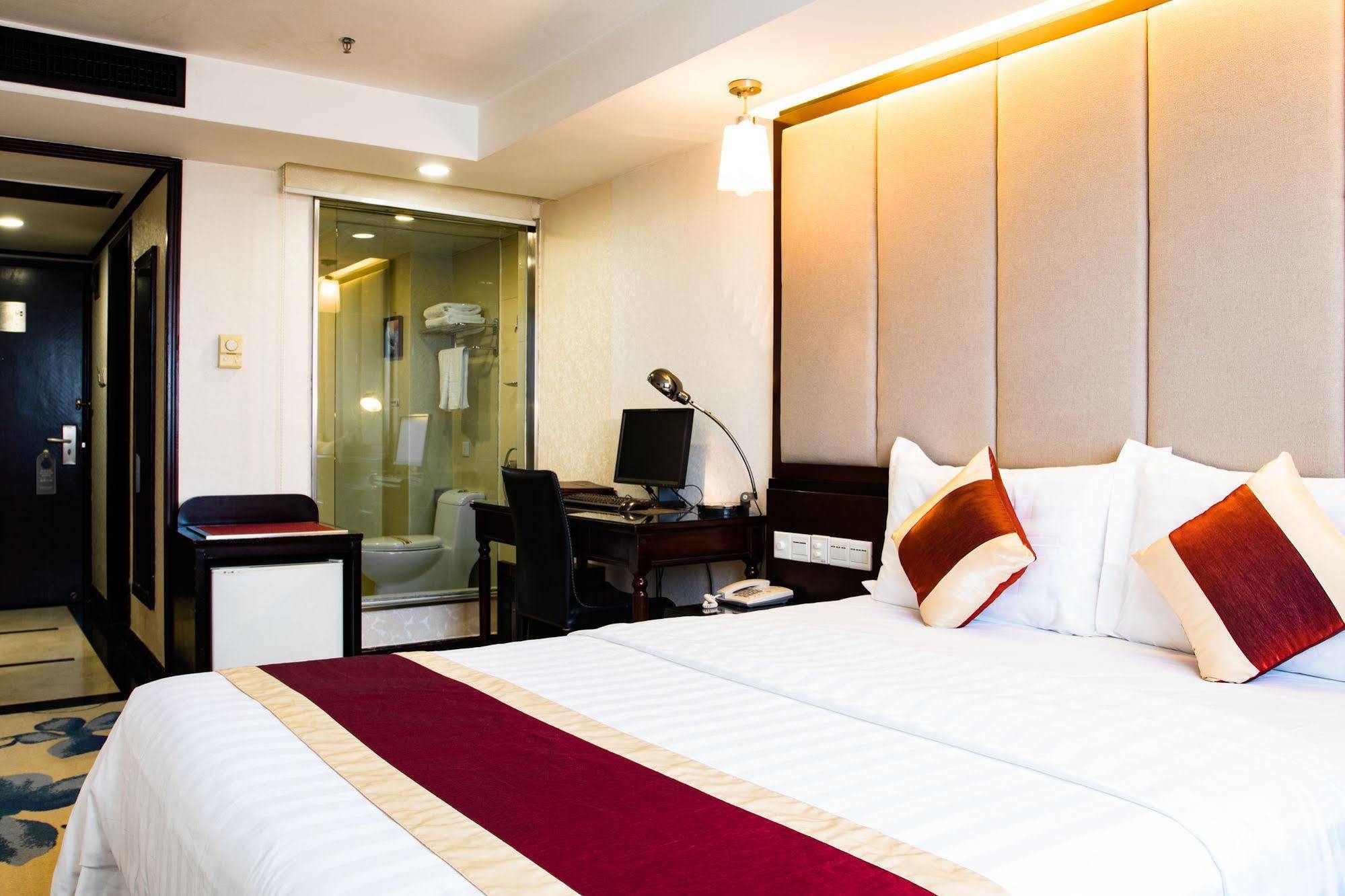 New World Hotel Гуанчжоу Экстерьер фото