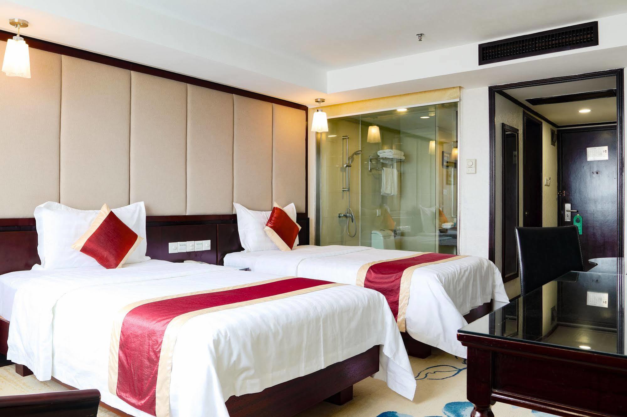 New World Hotel Гуанчжоу Экстерьер фото